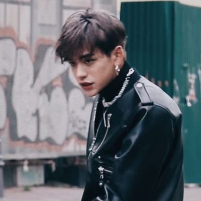 𝖶𝖺𝗇𝗍𝖾𝖽 𝗍𝗈 𝖻𝗋𝖾𝖺𝗄 𝖺𝗐𝖺𝗒 𝖿𝗋𝗈𝗆 𝗍𝗁𝖾 𝗈𝗎𝗍𝗌𝗂𝖽𝖾 𝗐𝗈𝗋𝗅𝖽 𝖺𝗇𝖽 𝖾𝗌𝖼𝖺𝗉𝖾 𝗍𝗈 𝖺 𝗉𝗅𝖺𝖼𝖾 𝗐𝗁𝖾𝗋𝖾 𝗂𝗍 𝗐𝖺𝗌 𝗉𝖾𝖺𝖼𝖾𝖿𝗎𝗅.