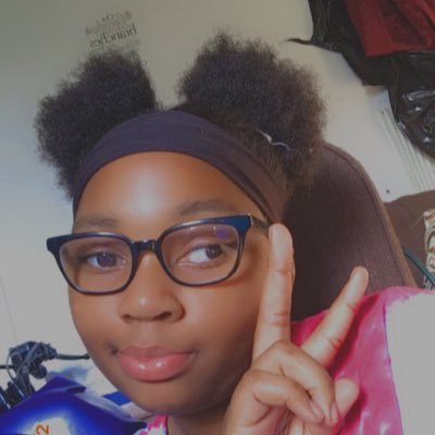 itz_strawberryy's profile picture. #Aquariusgang♒️ 🌸🦋🌸