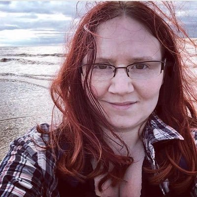 Read Nerdy With Me (Sophie Brown)さんのプロフィール画像