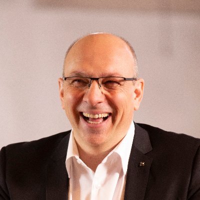 Zitat DerModerator: Ein guter Moderator stellt den Anlass und nicht sich selbst in den Mittelpunkt! Empfehle mich für Moderationen jeglicher Art und Weise!