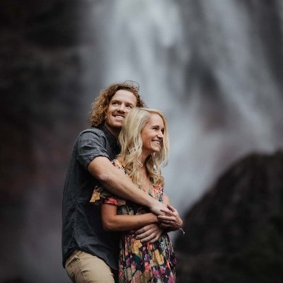 We are Aurelie Slegers and Ben Eng, a pair of wedding and Adventurous Elopement Photographers + Filmmakers based out of Telluride, CO and available worldwide.