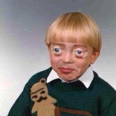 zzbottombaby's profile picture. I know karate