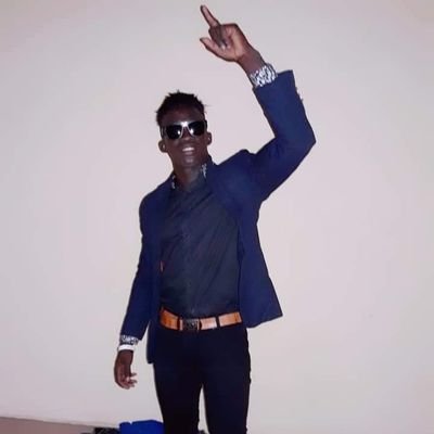 je m'appalle Modou Dione j'habite a ndiaganiao élève au lycée de ndiaganiao en même temp que lutteur