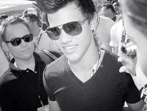 YourboyJake's profile picture. tan, green eyed, black haired boy. oh did I mention I can turn into a wolf? [Make me Change my Mind about Love] (18+)