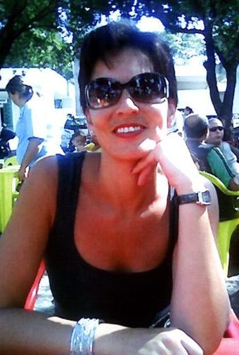 carlacigana's profile picture. Entre transições transito. No contrafluxo, transijo. Ao meu modo, intransitivo.