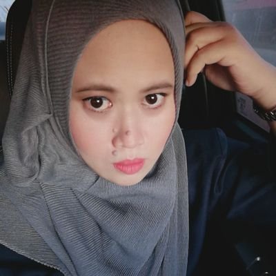 CikgiWan's profile picture. life is too short not to be crazy