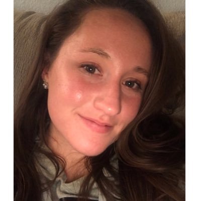 🏀WWCC/WOU Alumn🏀 Constantly quoting vines and The Office. | she/her