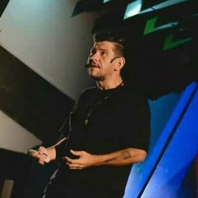 Journalist. Author.
Screenwriter
Instagram: @drcarlosfloresx