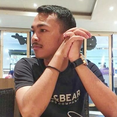 Senyum itu indah