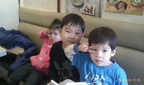 3kidspapa's profile picture. 73년생, 세아이아빠,즐겁고행복하게살려는샐러리맨,연말까지7kg감량목표,서울거주 DFLHS6JPN