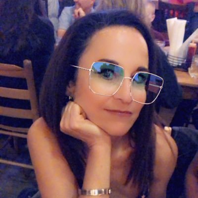 robingr's profile picture. mom to 2 kids and doggie, NY to London to DC