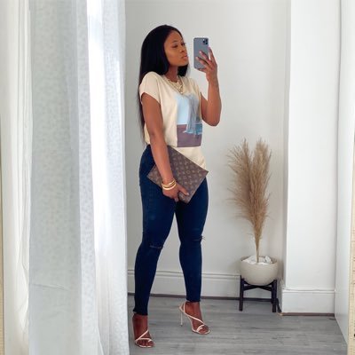 MonicaFlowe's profile picture. insta: monicflowee 😘                                         YouTube- https://t.co/WgqjrUm9q2👈🏽