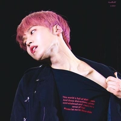 SkyrielEP's profile picture. Femme de type insupportable qui regroupe tous les traits de la relou : diplômée en philo, végé, féministe, fan de kpop, pas drôle, gameuse, mais adore Tolkien