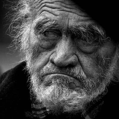 O2Lawali's profile picture. ودّعت ضحكته وانا أعرف تمامًا بأني ودّعت شيئًا لن أحضى به أبدًا.. في أي مكانٍ أخر