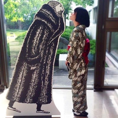 大阪で古着の着物屋を姉妹で17年営んでおります。このアカウントは人権の事や着物の事や食べ物の事やその他を呟いております。着物の事だけつぶやくアカウントは貼り付け呟きからフォローして頂けます。よろしくお願いいたします。(Twitter掲載商品通販して頂けます。お声がけ下さい)