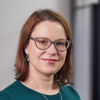 Conversationalist, internal communicator, runner, networker, do-gooder. Capetonian living in London, currently looking for adventures with her Jack Russell.