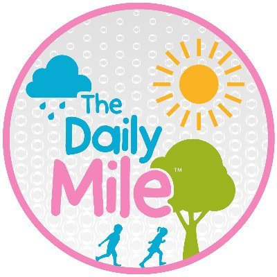 The #DailyMile helpt kinderen meer te bewegen door elke dag een kwartiertje te lopen of te joggen in de lagere school. 🏃♂️🏃♀️ #DailyMileBE
