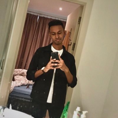 PuvGoesPoof's profile picture. IG : puvannn