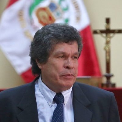 ABOGADO, defensor de los derechos humanos; Congresista (2001-2006), (2011-2016), político de amplia trayectoria democrática y tenaz lucha contra la corrupción.