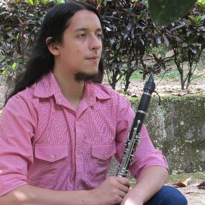 Músico colombiano. Clarinetista, compositor y docente.