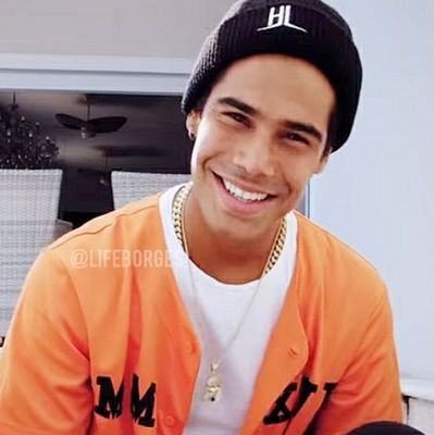 ''olha a carência'' ''qto ciumessss'' 14/09/14 - 28/11/2015. ❤ follow's micael. {fan account}