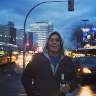 Jeansincerezo's profile picture. Una combinación exótica entre Galeano, Sabato y Dorindo Cárdenas.