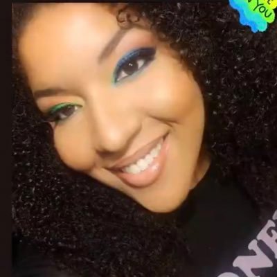 Makeup artist and Licensed Esthetician now serving the Los Angeles South Bay area. My life is basically all beauty all the time