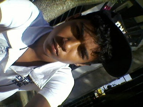 leo13enois's profile picture. Social Ustaz! left-handed, Hypocrisy Fighter, and Extremely Looking 4 Allah's Khair Always