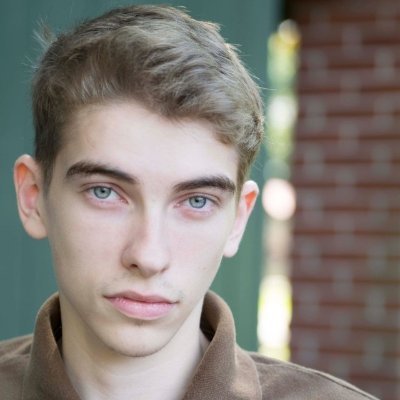 Fantasy novelist, currently producing a documentary on homeschooling. Theatrical effects technician. Christ follower.