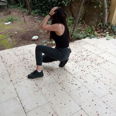 Buse34574936's profile picture. 'Ver yansin düzelmeyecekse daha da dibe batsin💫⭐