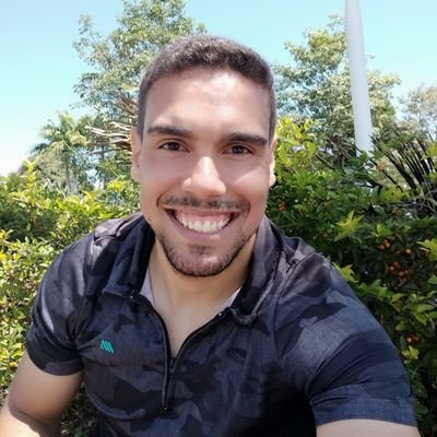 Capixaba, jogador de CSGO e patinador apaixonado.