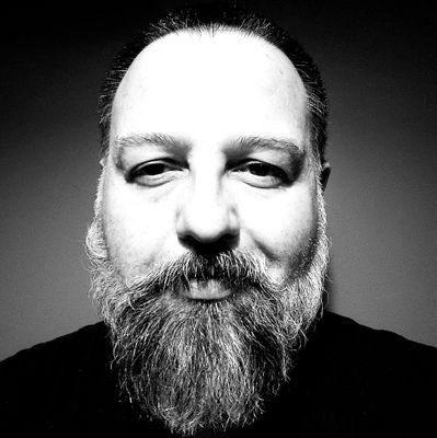 Corredor, ciclista, nadador, publicitario, marketeiro, produtor executivo, filho, marido; mas além de tudo, curioso.