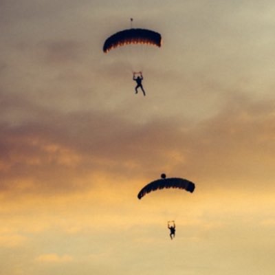 nicolasfly6's profile picture. #Doglover #paracaidismo #deporteaventura #fotografia motoquero de corazon 🤟🏻