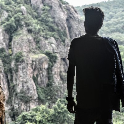 PriyanshuK99's profile picture. Geek