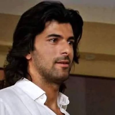 Fans del actor Engin Akyürek enamorada de #QueCulpaTieneFatmagül #FatmagüľünSuçuNe #BerenSaat #EnginAkyürek #BerEngin #Fatmagül