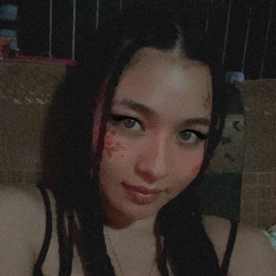 embombeo's profile picture. 𝑠𝑒𝑒 𝑓𝑜𝑟 𝑦𝑜𝑢𝑟𝑠𝑒𝑙𝑓