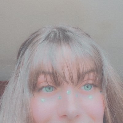 tori_lpeterson's profile picture. i love sunflowers :))