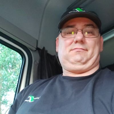 MPlimbaret's profile picture. Iubesc viața  cum Iubesc Răsăritul,cu fiecare suflu al respirației,cu fiecare bătaie a Inimii.
Nici un început nu poate fi repetat,deci merg Înainte.