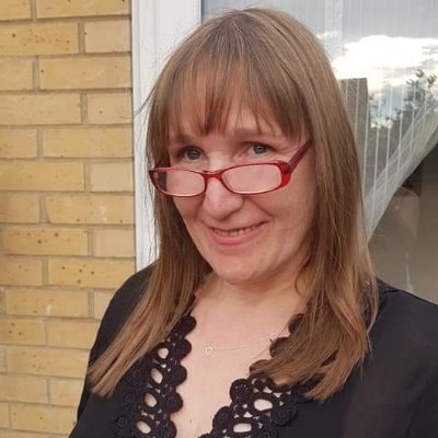 Mother of 4 with an honours degree in Criminology and Youth Studies....who is a women on a mission highlighting corruption within uk governmental agencies!!