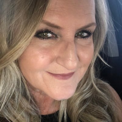 susmcclain's profile picture. Love is our super power.