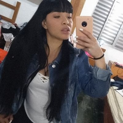 Eu ainda estou aqui, perdida em mil versões irreais de mim