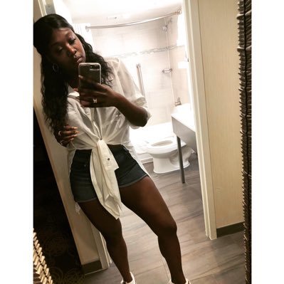 valeriee_eee's profile picture. 