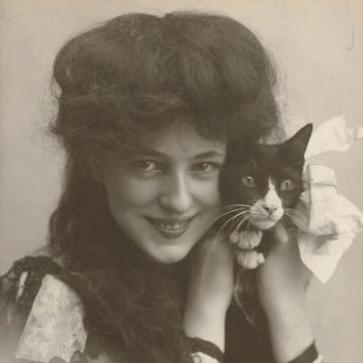 vladleninsghost's profile picture. brand new up and coming starlet! 🧺🪞🎀