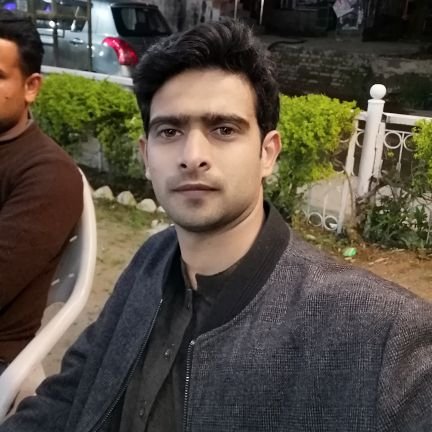 Toqeereee's profile picture. EXCOMMUNICADO... 
 ENTREPRENEUR