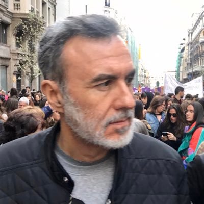 Murcia, mi tierra, Madrid, mi casa. Editor de las Noticias de la Mañana en Antena 3 Noticias, A3N. Reportero y redactor desde el siglo pasado.