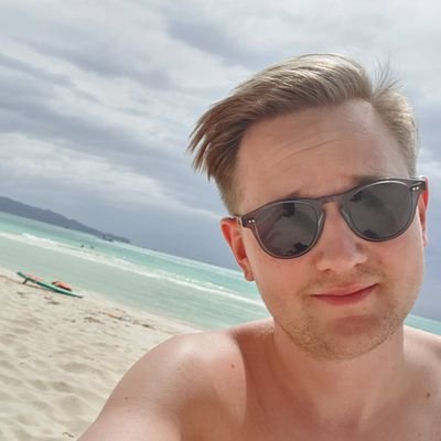 SebHansson's profile picture. Från Hisingen & älskar fotboll. Hjärtat dunkar extra starkt för Manchester United & BK Häcken. Kicking cancer's ass since 2002. #fuckcancer