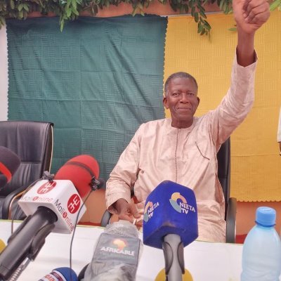 EX ministre de la culture, Cheick Oumar Sissoko est un cinéaste et homme politique malien.
Coordinateur du Mouvement Espoir Mali Kura (EMK).