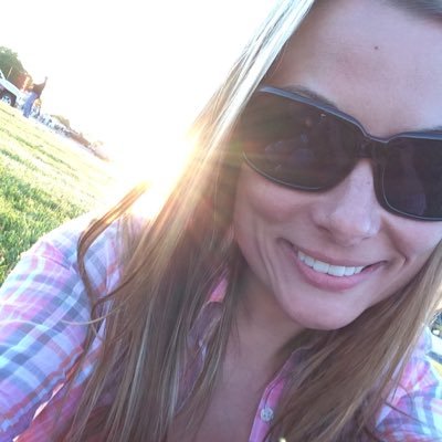 Teacher 👩🏻🏫 #clearthelists https://t.co/D5zxOW2vbj #teachertwitter #supportateacher #shrinkthelist #donorschoose