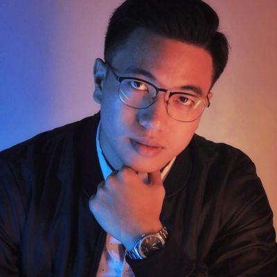 Monarch turned Fighting Maroon | Once a Chem Major | Ex-UPMVT | TV Producer | Financial Advisor | Chinitong Moreno | Mr. Wais Guy | 
IG: claruscortes