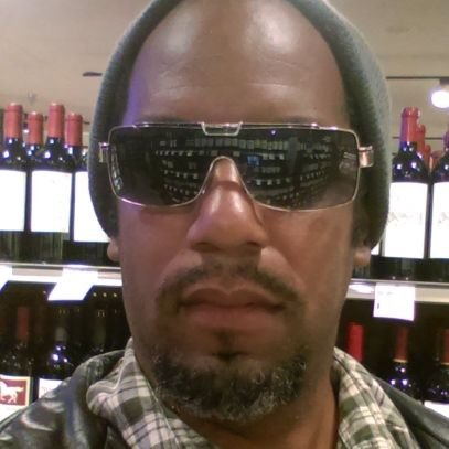 MoeCourier's profile picture. 312.779.4979